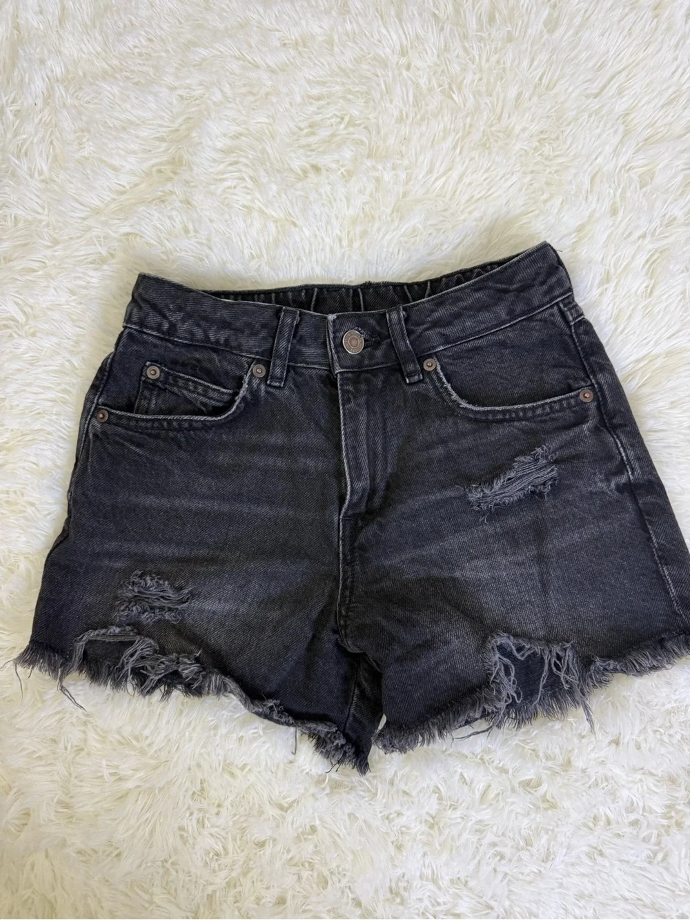 Zara girls Mid to high-Rise Distressed Black Denim Shorts